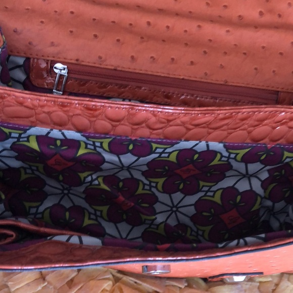 Guess Handbag - Picture 2 of 7